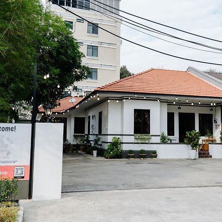 Wang'S Bnb 4 Bedrooms Villa George Town Extérieur photo